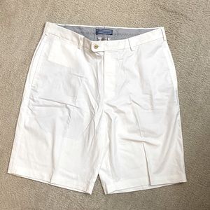 Peter Millar men’s white golf shorts 34